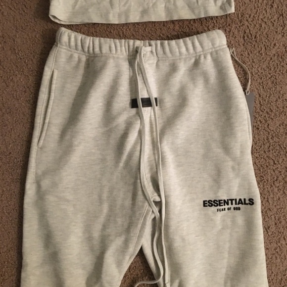 Essential Set - Picture 2 of 3